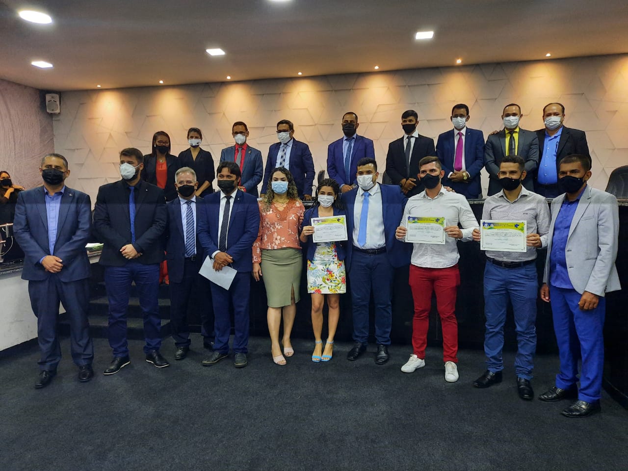 Câmara faz sessão longa e produtiva antes do recesso, que se inicia a partir deste dia 15