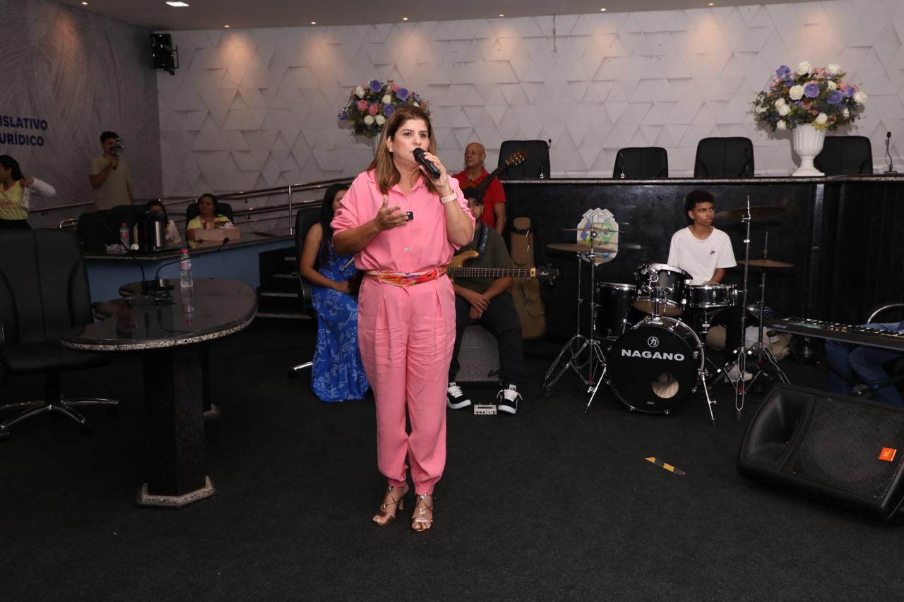 ‘Projeto Câmara’ realiza homenagens às convidadas e servidoras