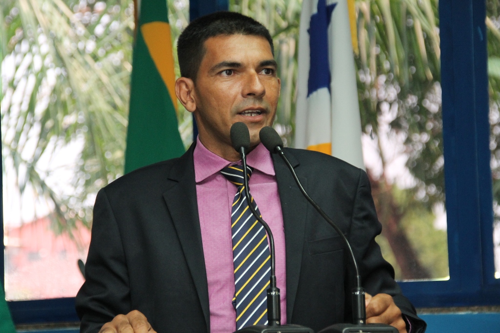 Ademilson Procópio pede regularização de terrenos do bairro Novo Horizonte