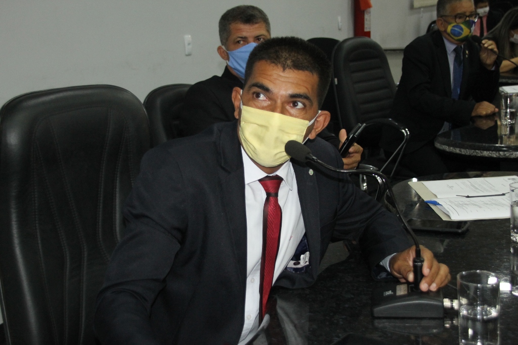 Ademilson Procópio solicita sinalização e recuperação de estradas rurais