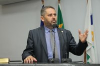 Anel viário recebe placas de sinalização e redutores de velocidades após solicitação de Marcelo Lemos