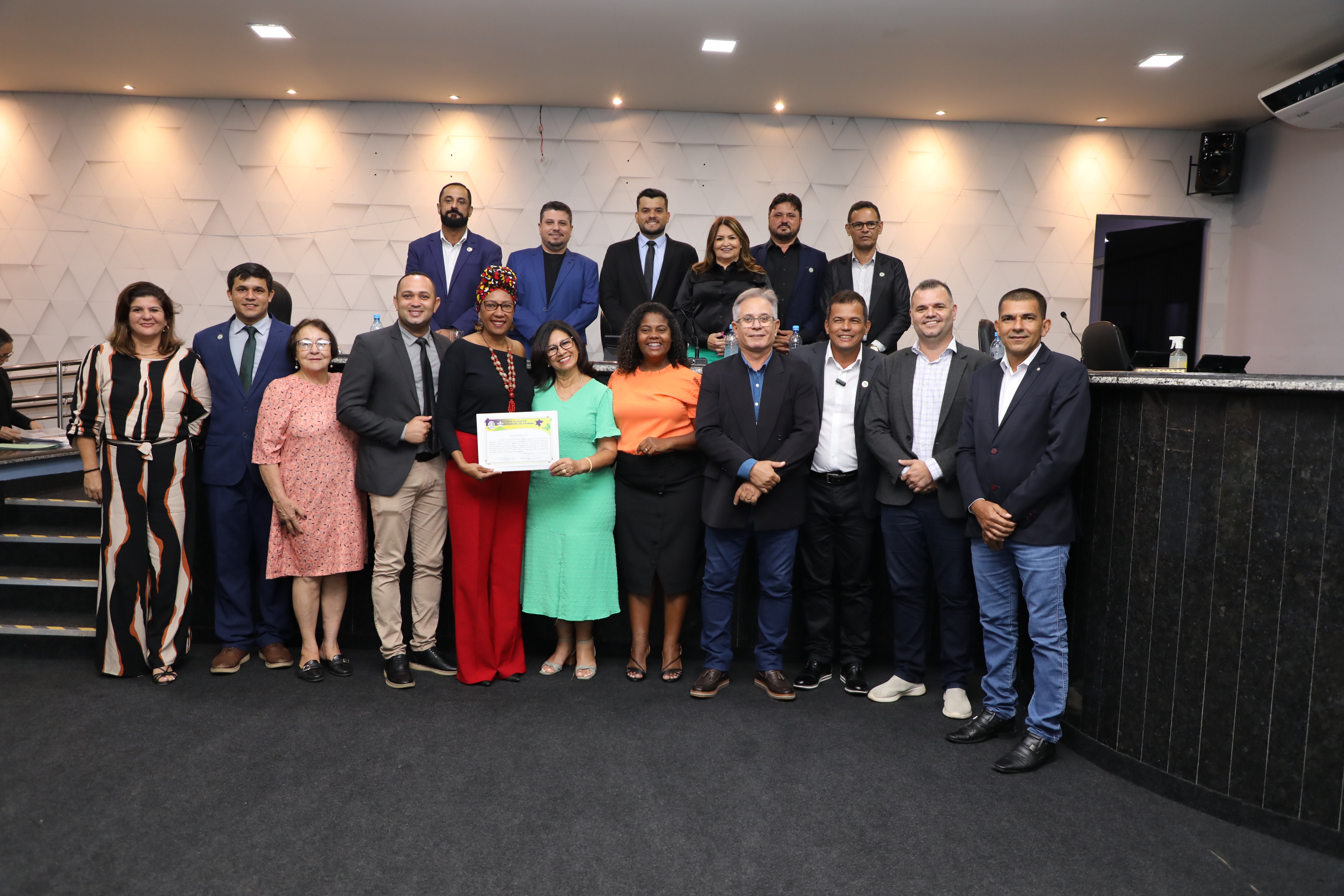 Câmara homenageia Anary Gomes com Moção de Aplauso