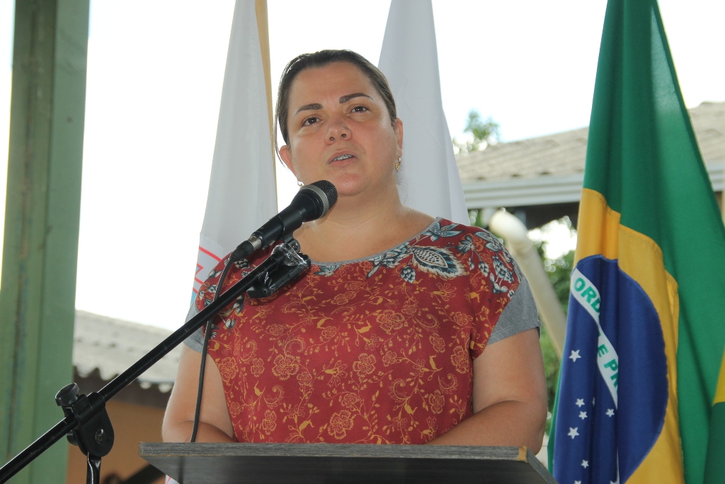 Cláudia de Jesus tem aprovado PL para divulgação do Disque 180