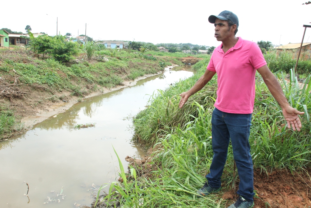Du Galdino pede agilidade à Semeia para começo de obras no Bosques dos Ipês