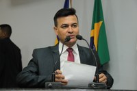 Edivaldo Gomes apresenta anteprojeto que estabelece prazos para a Caerd