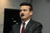 Edivaldo Gomes encaminha solicitação para suspender empréstimos consignados 