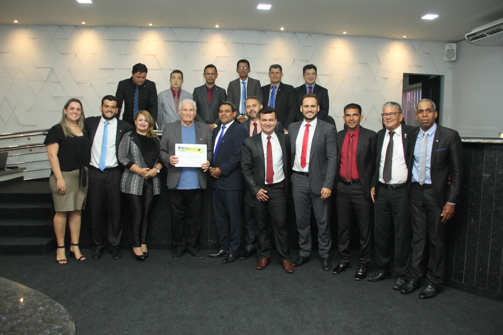 Ex-prefeito Roberto Jotão recebe título de Cidadão Honorário Ji-paranaense