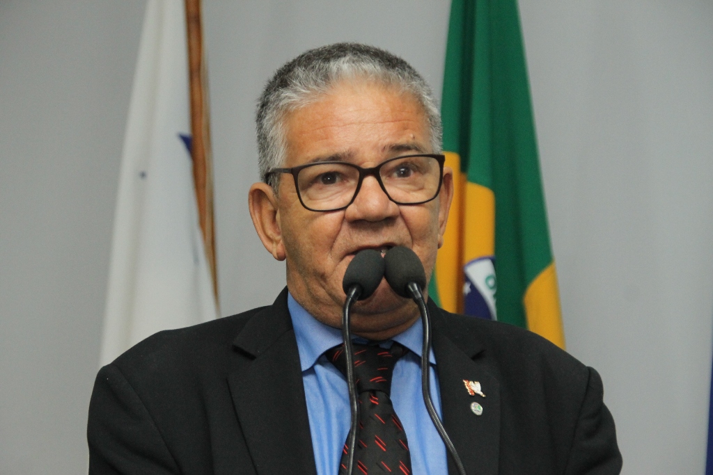 Izaias Arnica solicita recuperação de vias públicas com material fresado