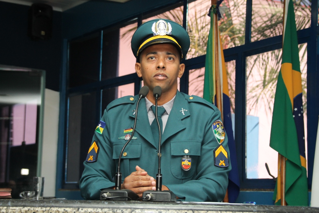Jhony Paixão faz homenagem ao Dia do Soldado