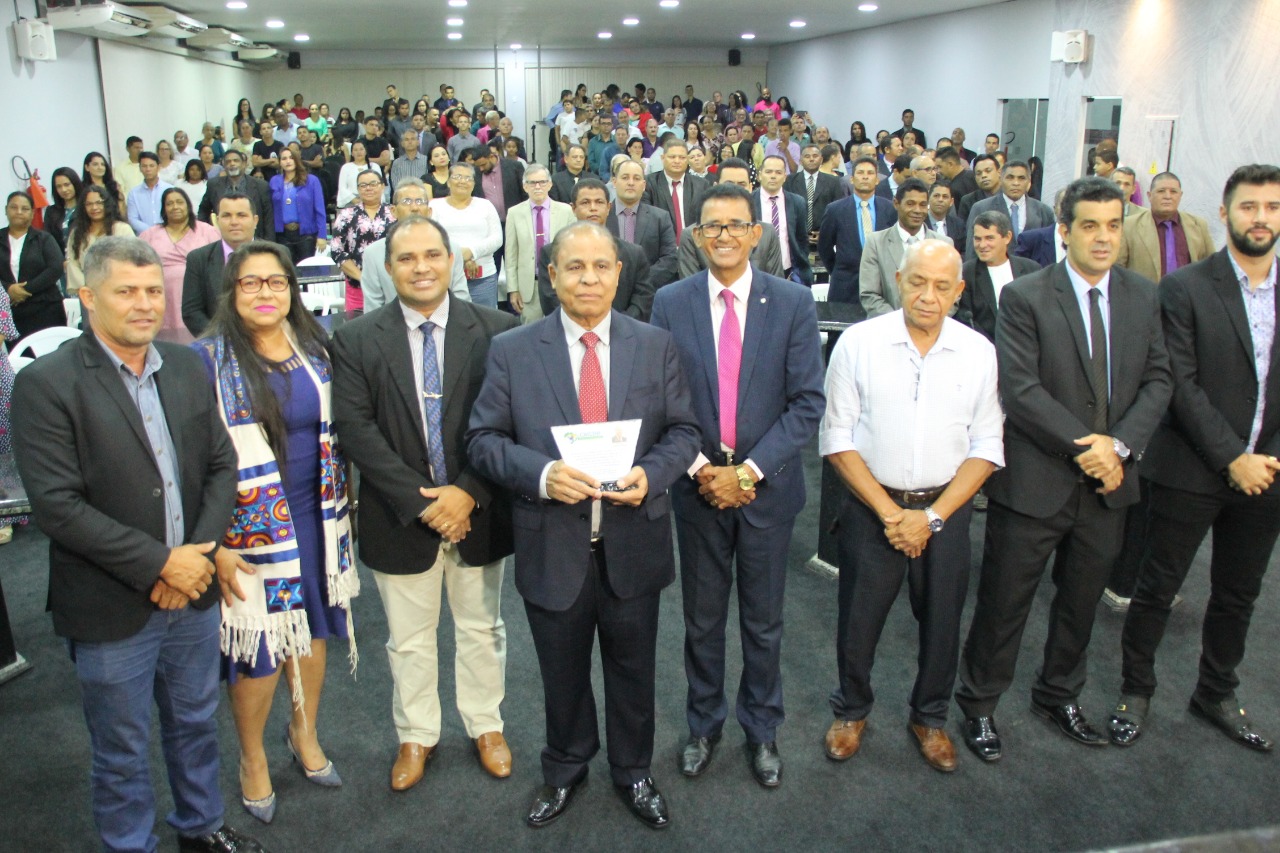 Joaquim Teixeira presta homenagem a líderes da Omeji