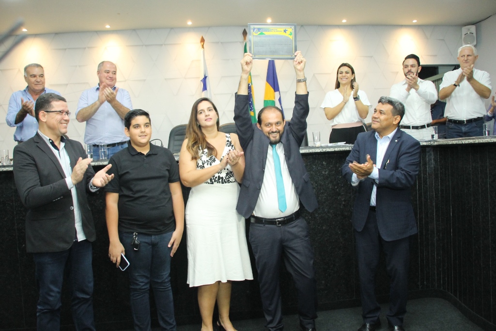 Laerte Gomes recebe título de Cidadão Ji-paranaense