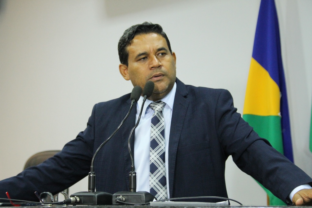 Lorenil Gomes solicita reajuste de diárias a profissionais que realizam transporte de pacientes