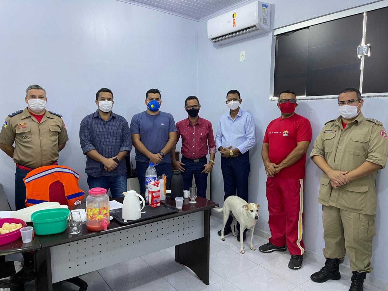 Os vereadores Joziel de Brito (MDB) e Welinton/Negão (MDB) visitam Corpo de Bombeiros de Ji-Paraná 