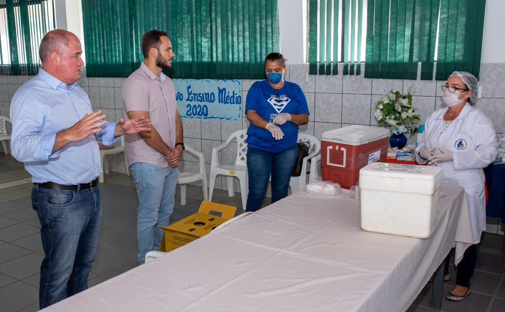 Prefeito de Ji-Paraná e presidente Affonso Cândido acompanham primeira fase da vacinação de idosos