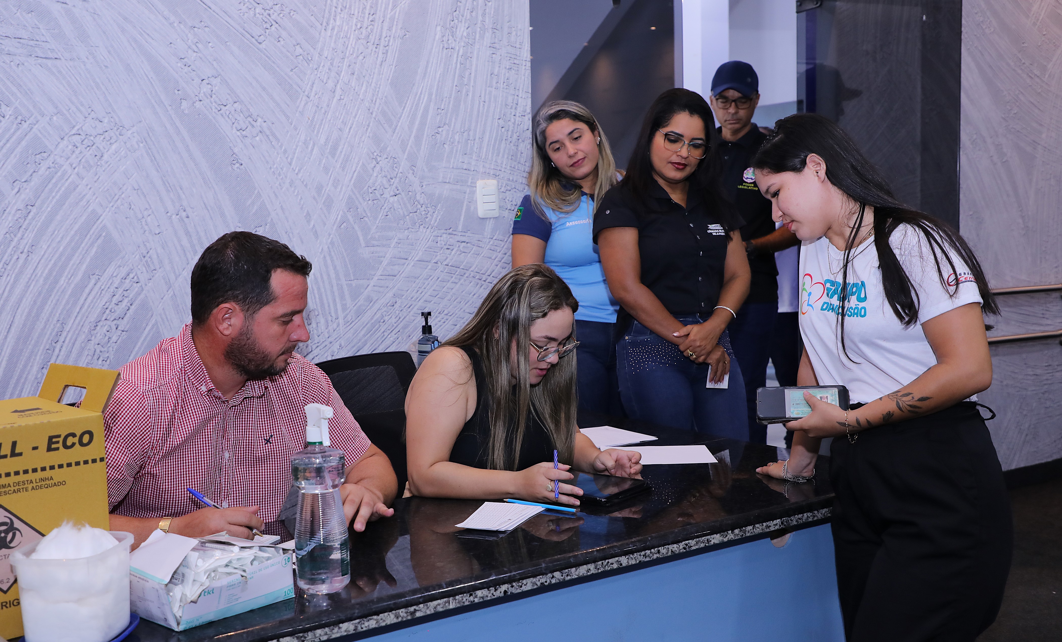 Vigilância em Saúde realiza vacinação itinerante na CMJP