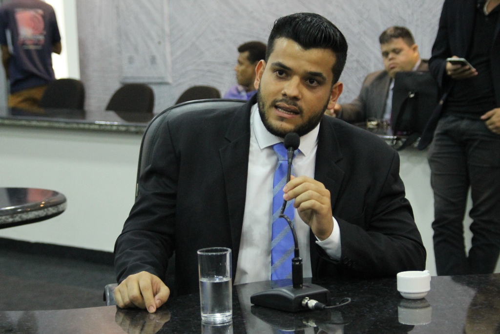 Welinton Negão pede que Procon fiscalize preços em postos de combustíveis